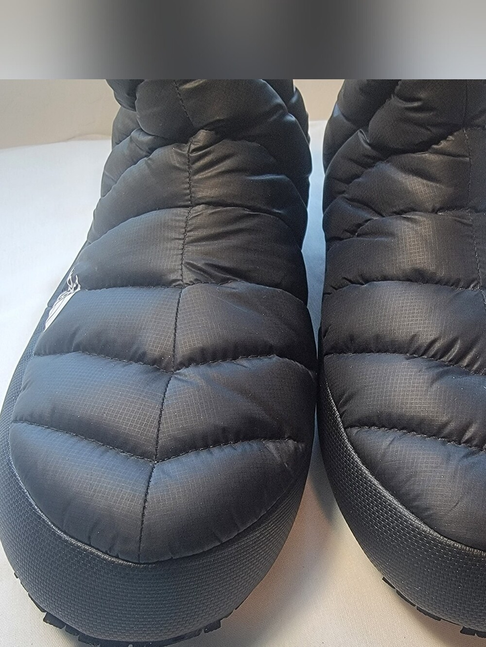 The North Face Quilted Puffer Bootie Slippers Men's 12 Thermoball Eco Traction - Picture 3 of 7